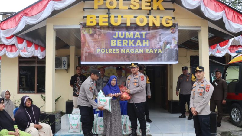 Polres Nagan Raya Gelar Jumat Berkah, Salurkan Sembako untuk Warga Kurang Mampu di Kecamatan Beutong