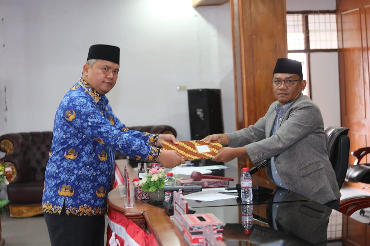 Bupati Taput Sampaikan Pengantar Nota Keuangan RAPBD 2026, Fokus pada Ketahanan Pangan, Efisiensi Belanja, dan Penguatan Pendapatan Daerah