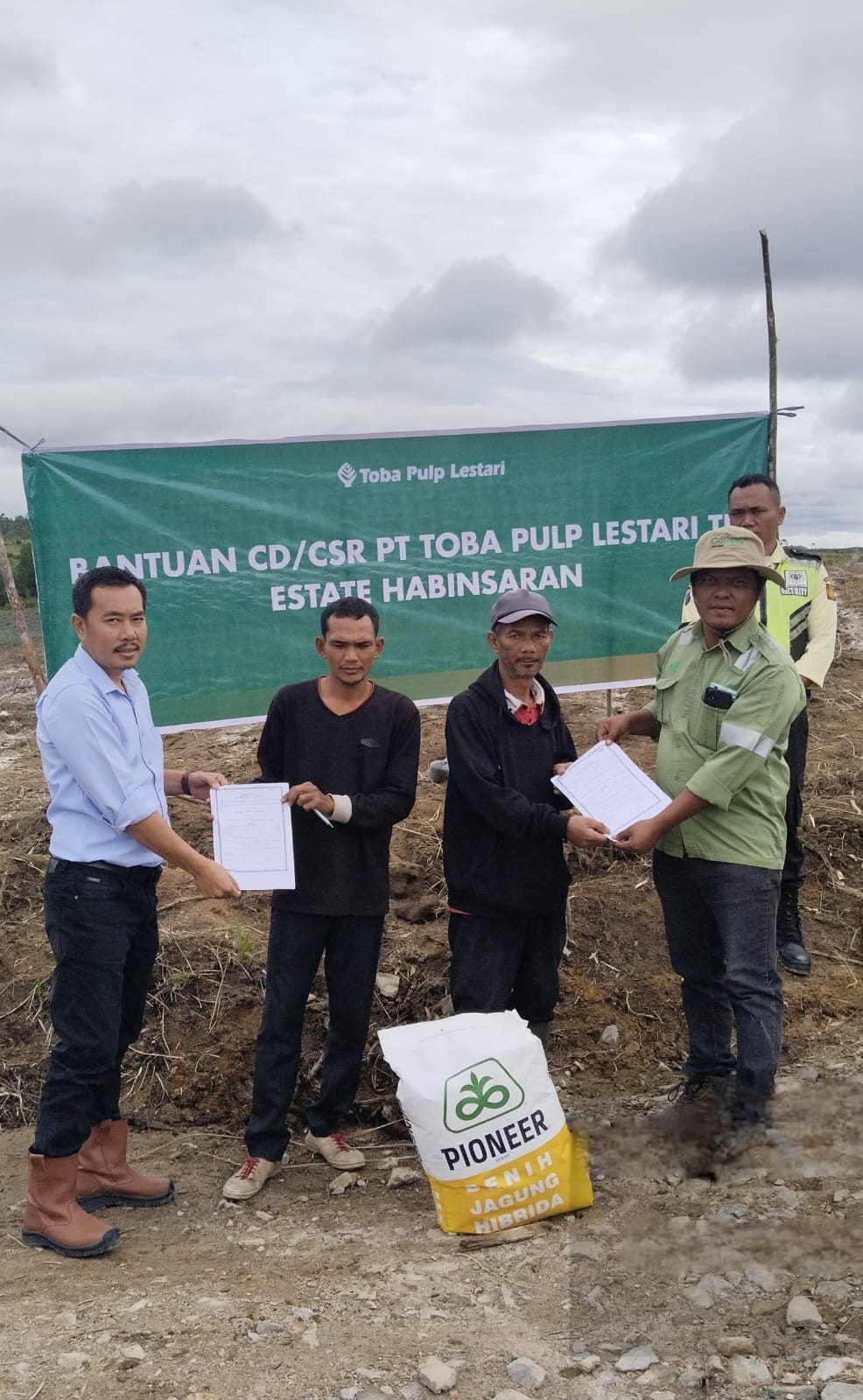 TPL Perkuat Kemitraan Intercrop, Dua KTH di Taput Terima Dukungan Material Pertanian