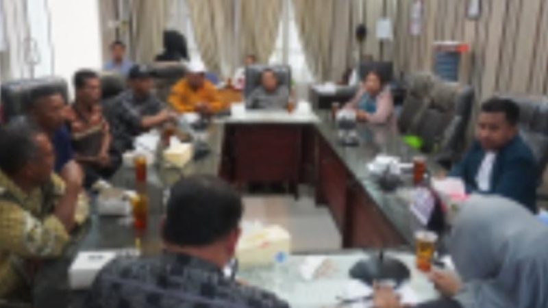 Komisi II DPRD Kabupaten Langkat Menggelar Rapat Dengar Pendapat (RDP) Menindaklanjuti Surat Keberatan Masyarakat Desa Kwala Pesilam