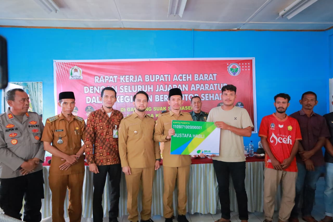 Aceh Barat Lindungi Pekerja Rentan Sawit, BPJS Ketenagakerjaan Serahkan Santunan dan Kartu Kepesertaan