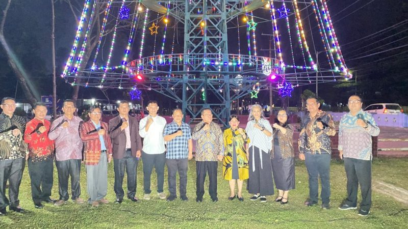 Kapolres Pematangsiantar Hadiri Penyalaan Pohon Terang di Jalan Gereja