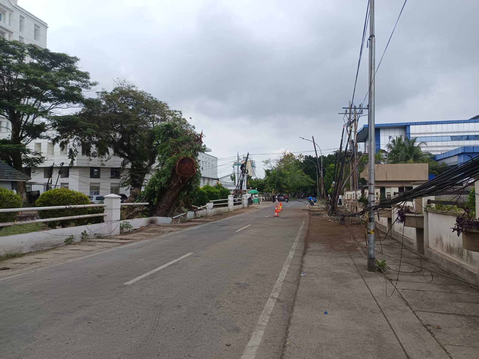 Hari Kelima Pasca Banjir, Kantor Gubsu Masih Lumpuh: Listrik Belum Pulih, Lift Mati Total