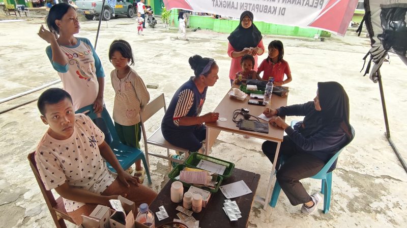 Kapolres Langkat Pastikan Pelayanan Kesehatan Optimal bagi Pengungsi Banjir di Tanjung Pura
