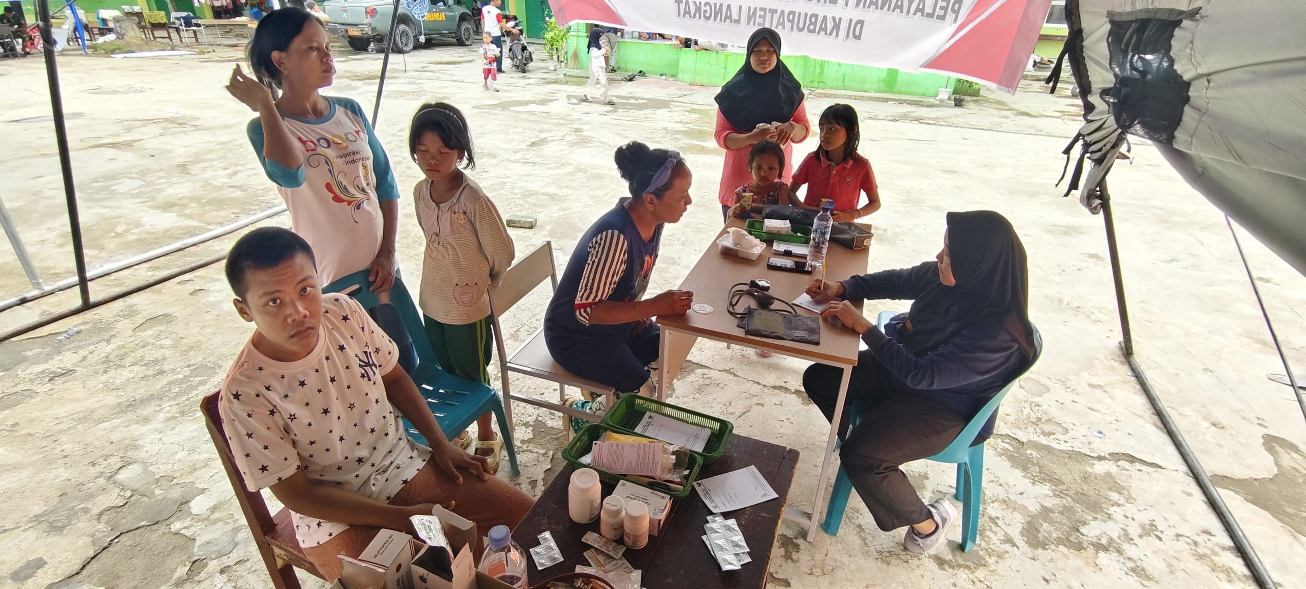Kapolres Langkat Pastikan Pelayanan Kesehatan Optimal bagi Pengungsi Banjir di Tanjung Pura