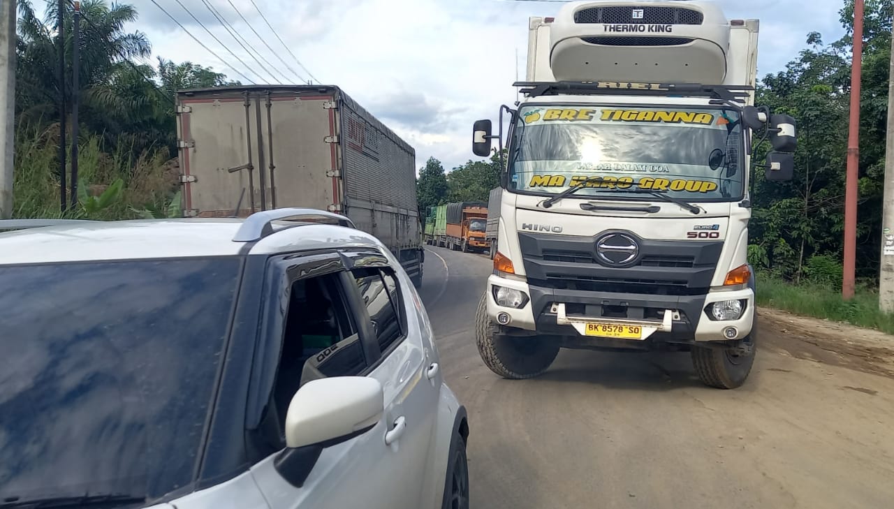 Mudik Nataru Tidak Lama Lagi, Inhu  Masih Terjadi Kendaraan Antrian Panjang di SPBU