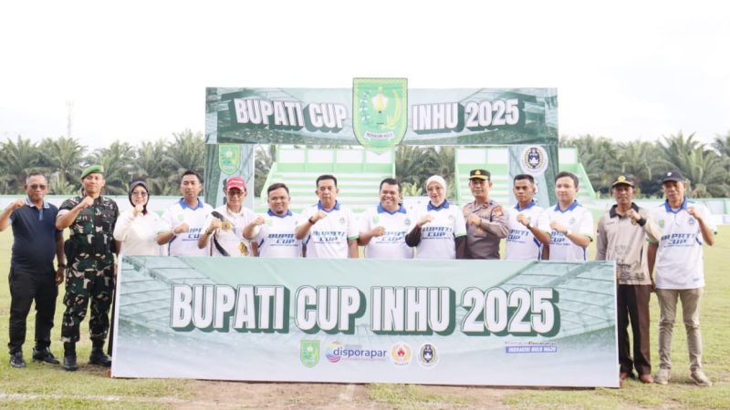 Sekda Inhu Buka Turnamen Sepak Bola Bupati Cup Antar Kecamatan 2025