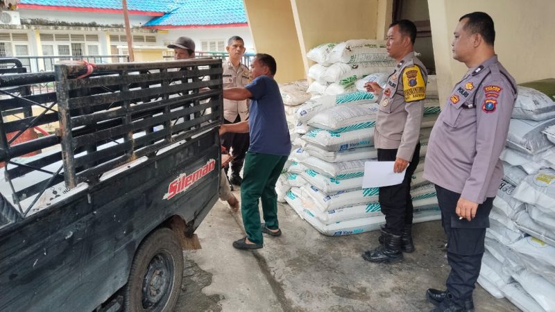 Polsek Siantar Timur Distribusikan Bantuan Pertanian kepada Warga Petani Binaan