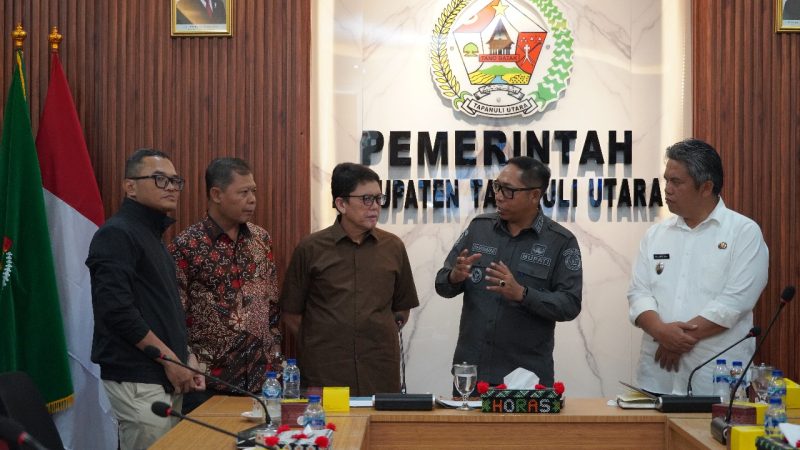 Bupati dan Wakil Bupati Tapanuli Utara Terima Kunjungan Lapangan Tim Kemenkeu dan PT SMI Terkait Penanganan Pascabencana