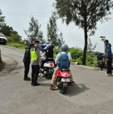 Menjaga Kenyamanan Bersama Saat Libur Nataru Polres Malang Patroli di 183 Destinasi Wisata
