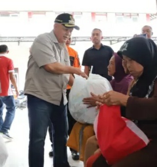 Bupati Malang dan Formasi Salurkan Bantuan Pada Warga Terdampak Erupsi Semeru