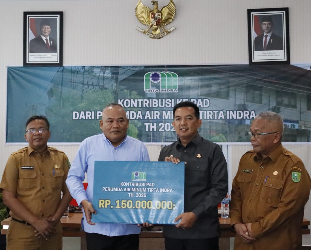 PDAM Tirta Indra Serahkan Rp150 Juta Kepada Pemkab Inhu