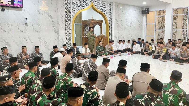 Bentuk Dukungan Pemkab Inhu Giat Polres Inhu, Wabup Hadir Sholat Isya Berjemaah