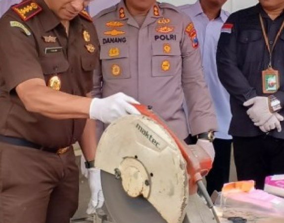Sebanyak 1,8 Kg SabuTelah di Musnakan Kejaksaan Negeri Kabupaten Malang