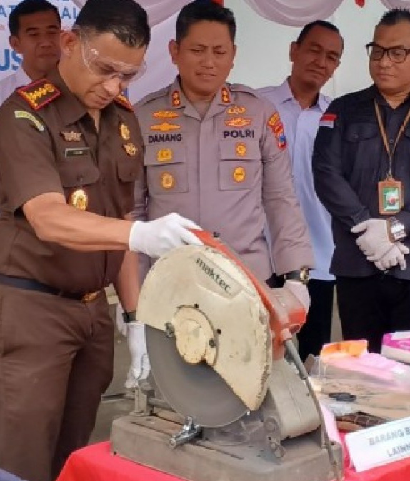 Sebanyak 1,8 Kg SabuTelah di Musnakan Kejaksaan Negeri Kabupaten Malang