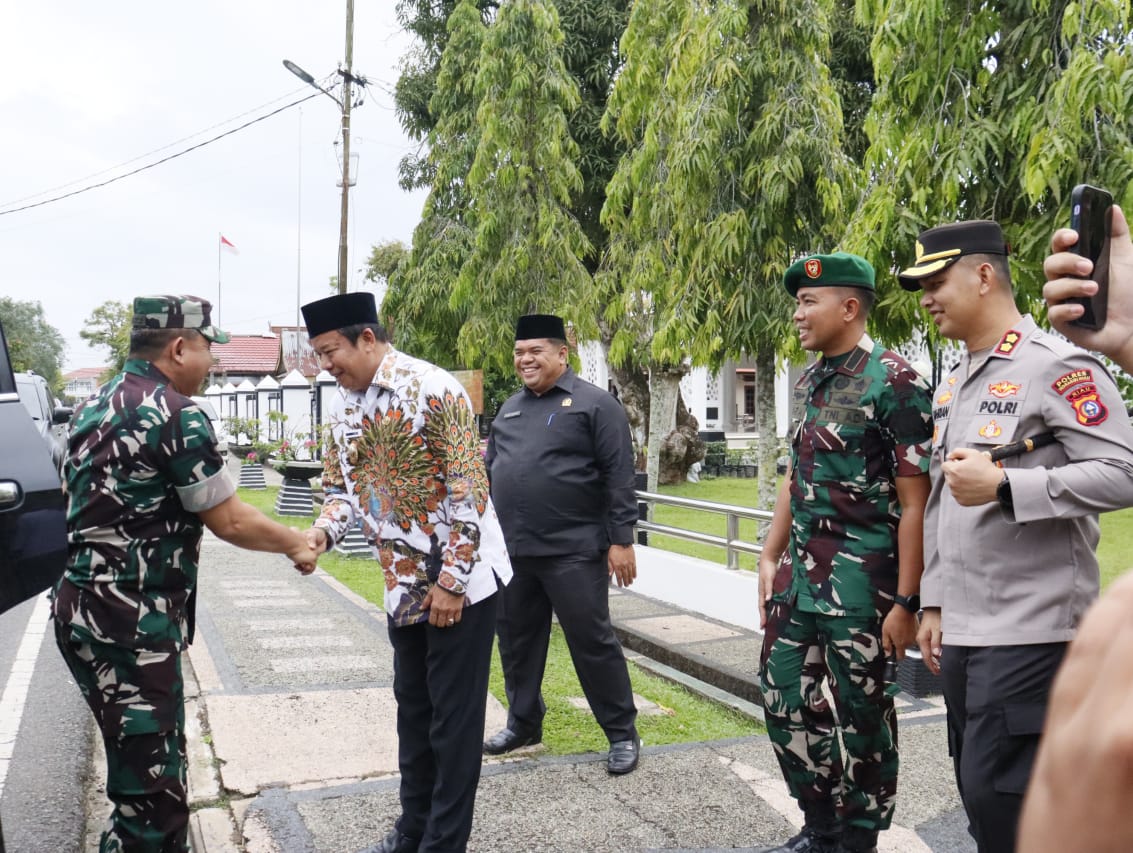 Wabup Inhu Sambut Kunker Danrem 031 Wira Bima