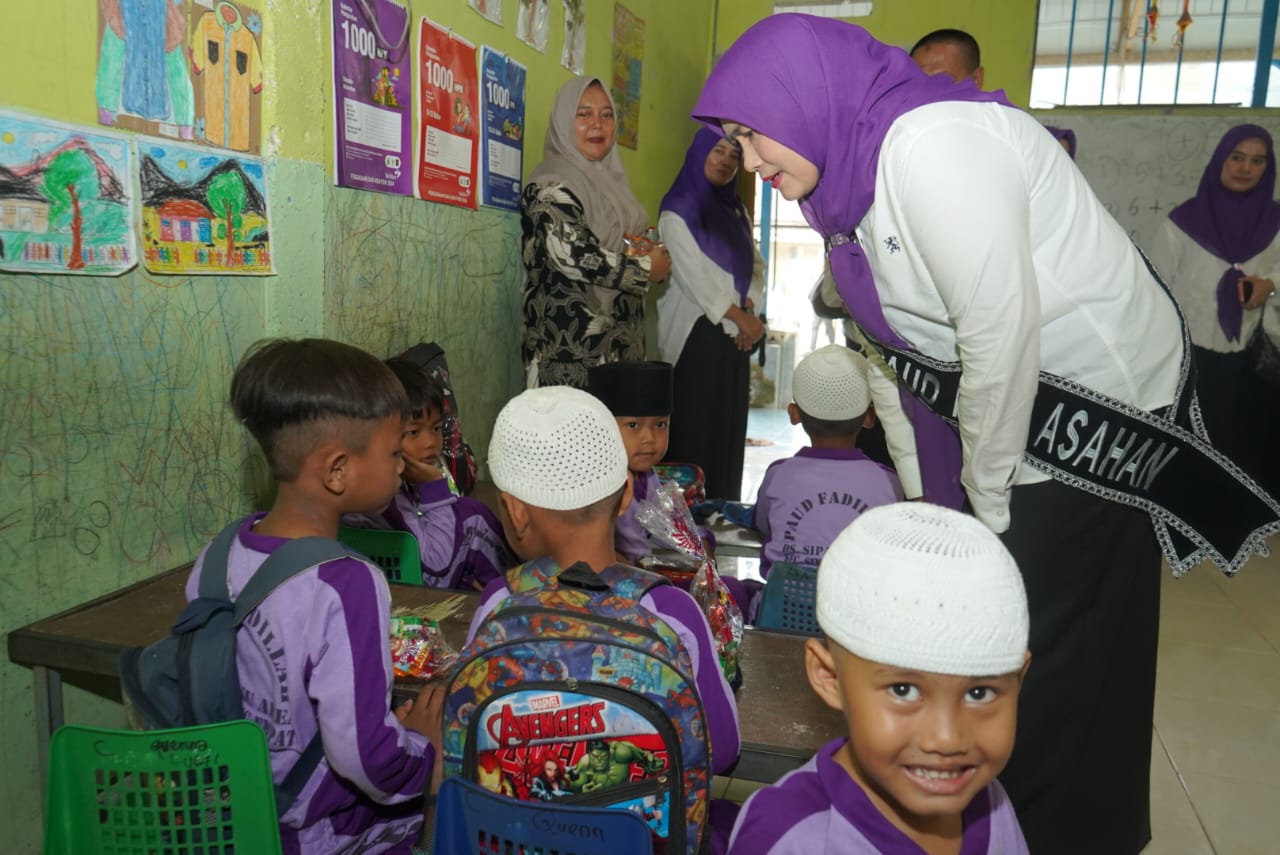 Bunda PAUD Sekaligus Ketua TP Posyandu Kabupaten Asahan Lakukan Kunjungan Kerja ke PAUD dan Posyandu