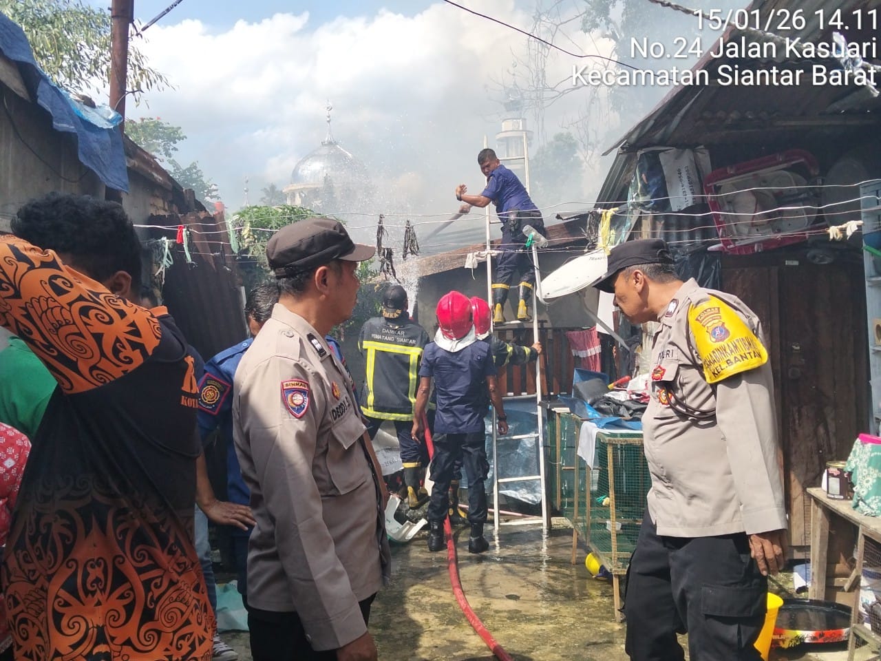 Polres Pematangsiantar Gerak Cepat Cek TKP Kebakaran Satu Unit Rumah di Jalan Kasuari