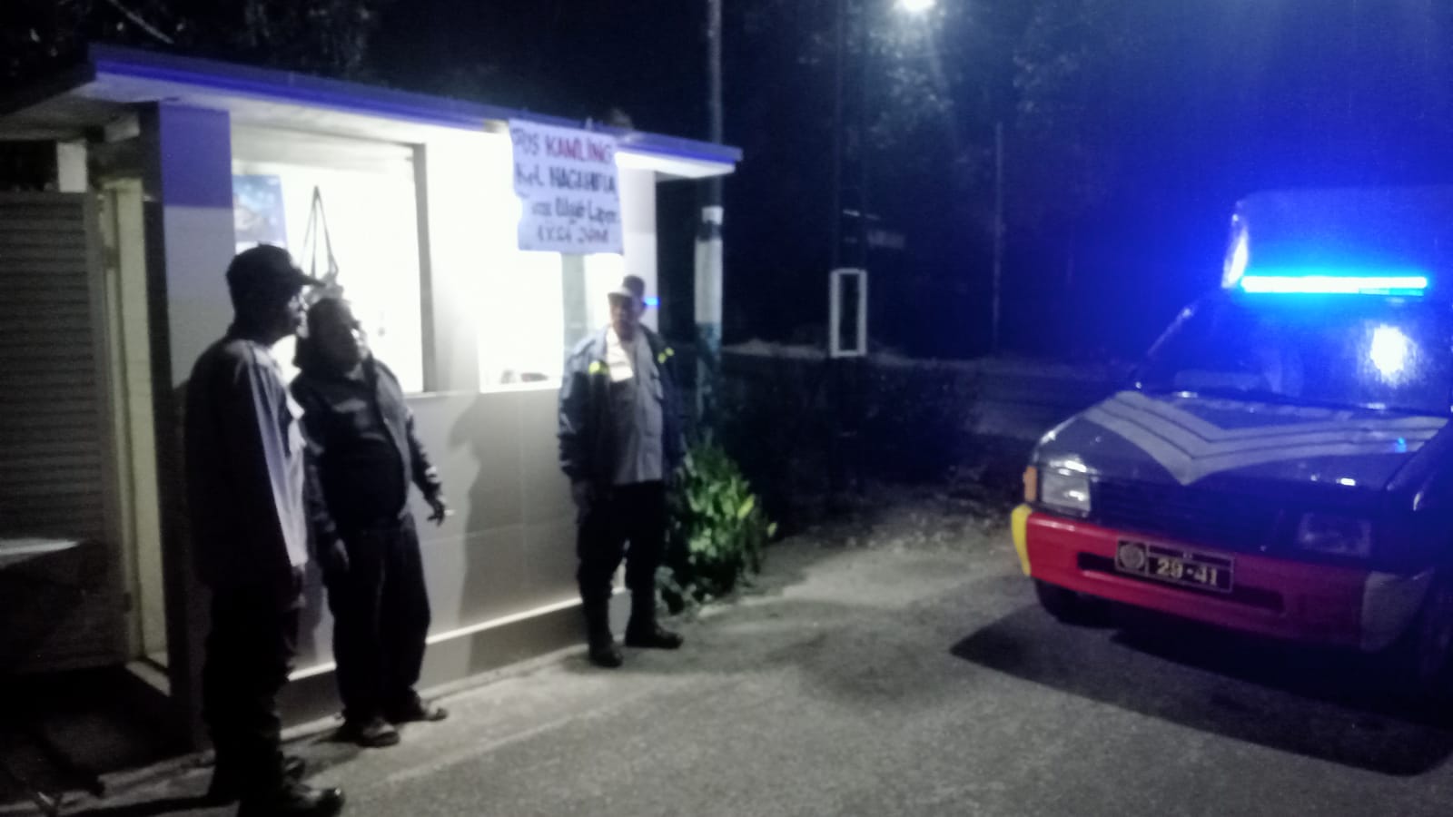 Cegah Gangguan Kamtibmas di Malam Hari, Bhabinkamtibmas Polsek Siantar Marihat Laksanakan Patroli