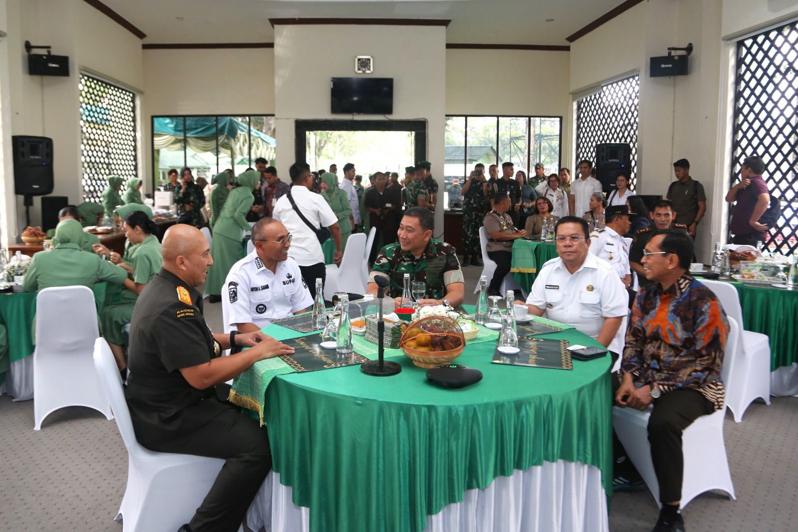 Wali Kota Pematangsiantar Ikuti Upacara Penutupan Dikmaba dan Pendidikan Diktuba Infanteri TNI AD Gelombang II TA 2025