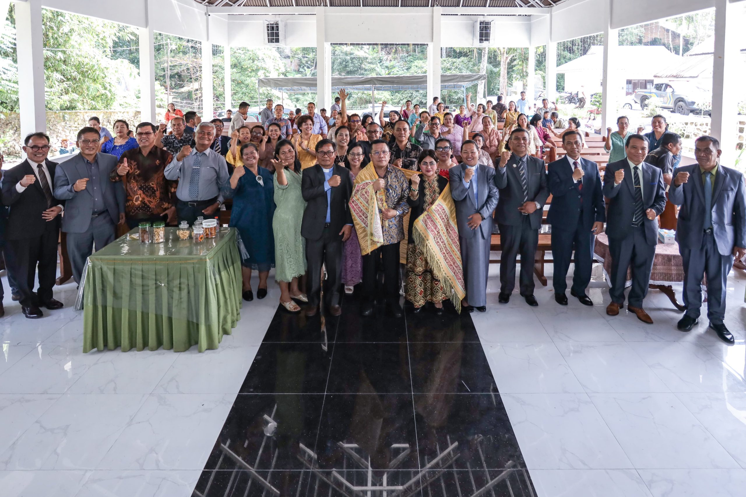 Wali Kota dan Ketua TP PKK Kota Pematangsiantar Hadiri Acara Ibadah Syukuran Tahun Baru dan Ramah Tamah Gereja GKPS Resort Siantar 1