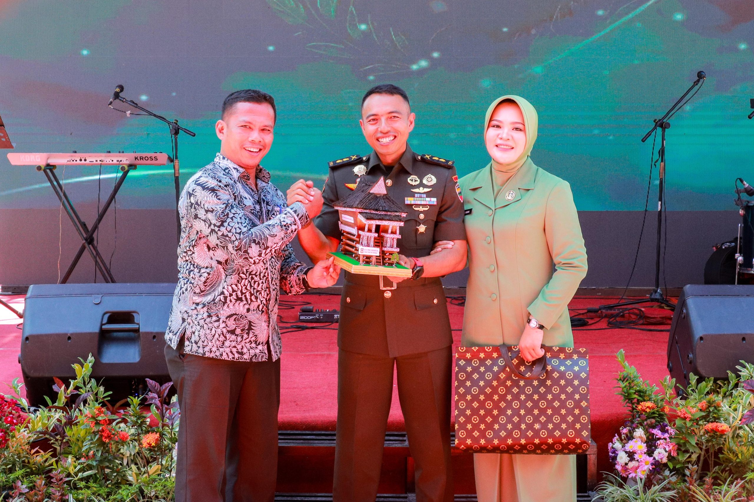 Wali Kota Pematangsiantar Diwakili Sekda Hadiri Acara Sertijab Komandan Yonif 122/Tombak Sakti