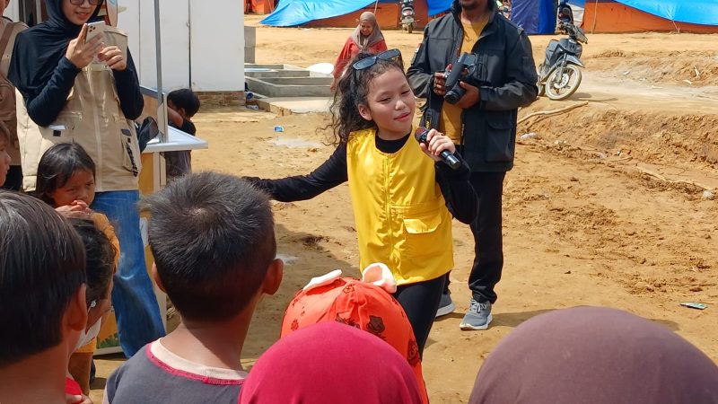 Memey Relawan Cilik Hibur Anak Pengungsi Banjir Aceh Tamiang Lewat Dongeng