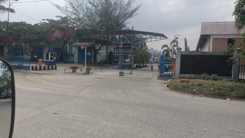 Puluhan Warga Komplek Pergudangan MMK Kim II Pulau Karimun Protes Kebijakan Pengelola Naikkan IPL