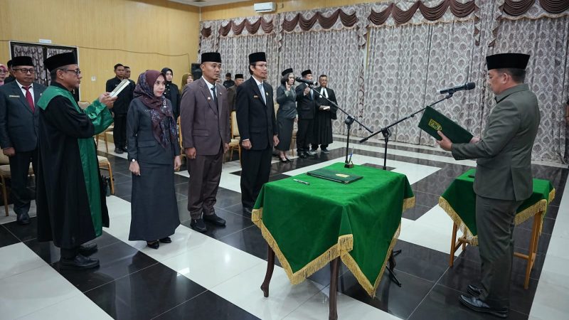 Delapan Pejabat Pimpinan Tinggi Pratama dan  Tiga Pejabat Administrator Inhu Dilantik 