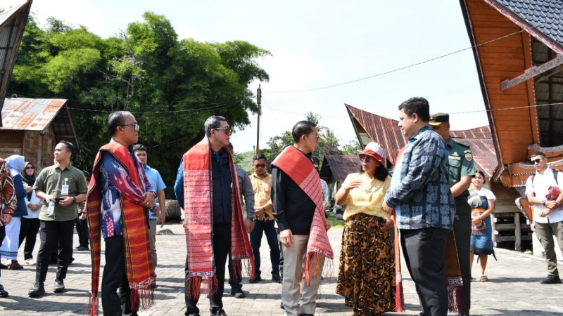 Menteri Kebudayaan Kunjungi Samosir, Bupati Sambut di Cagar Budaya Huta Simarmata