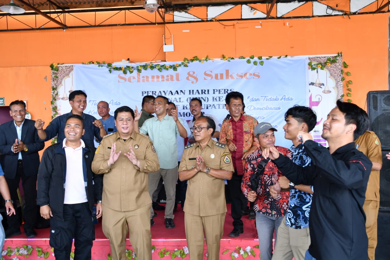 Perayaan Hari Pers Nasional di Samosir, Bupati dan Wabup Samosir Rajut Kebersamaan