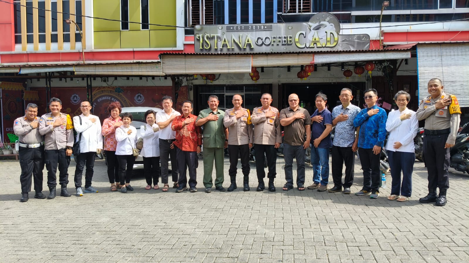 Hangat dan Penuh Keakraban, Tokoh Tionghoa  Labuhanbatu DR. (HC) Sujian/Acan Bersilaturahmi dengan Kapolres dan Wakapolres