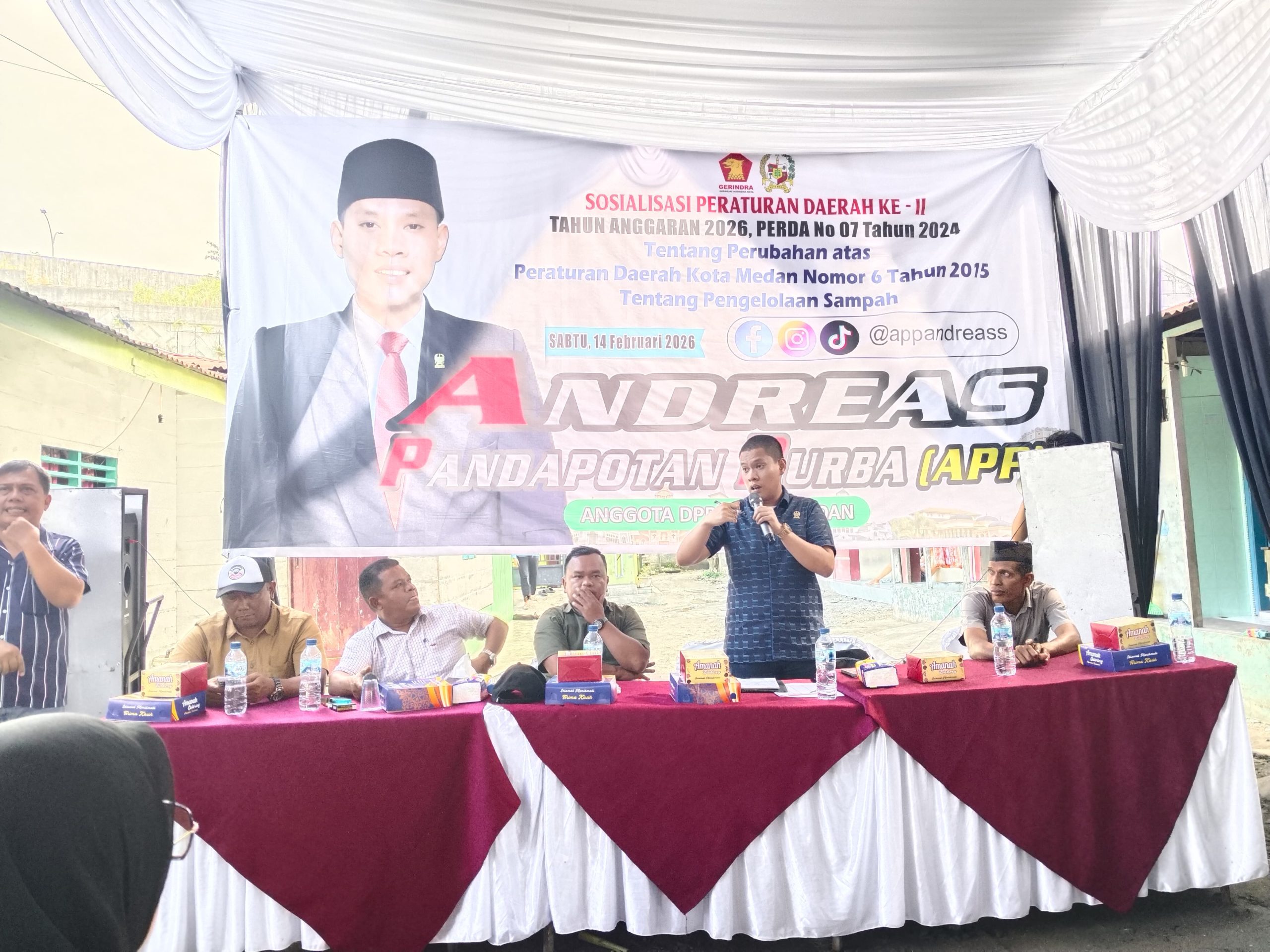 Dua Sesi Laksanakan Sosperda, Andreas Purba Sahuti Permohonan Masyarakat Fasilitasi Pengadaan Tempat Sampah