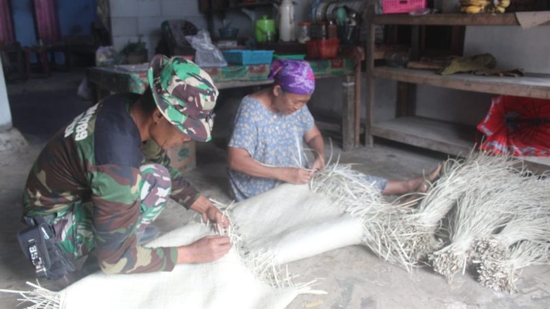 Anyaman di Ujung Jalan Harapan, Ketika Prajurit Menyapa, Asa pun Menyala