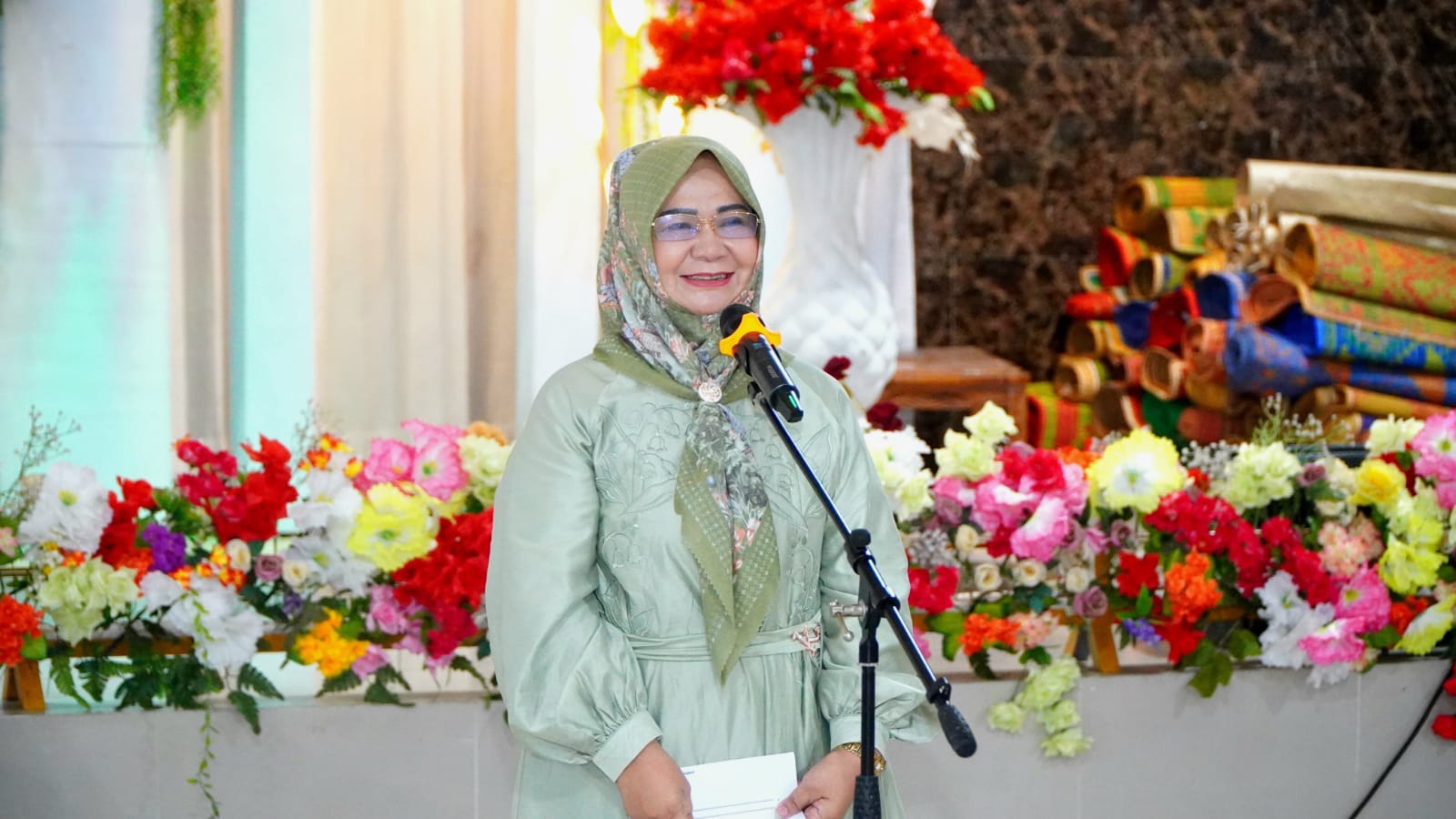 Wabup Langkat Tiorita Pimpin Safari Ramadhan di Salapian, Serahkan Hibah 40 Juta untuk Dua Masjid