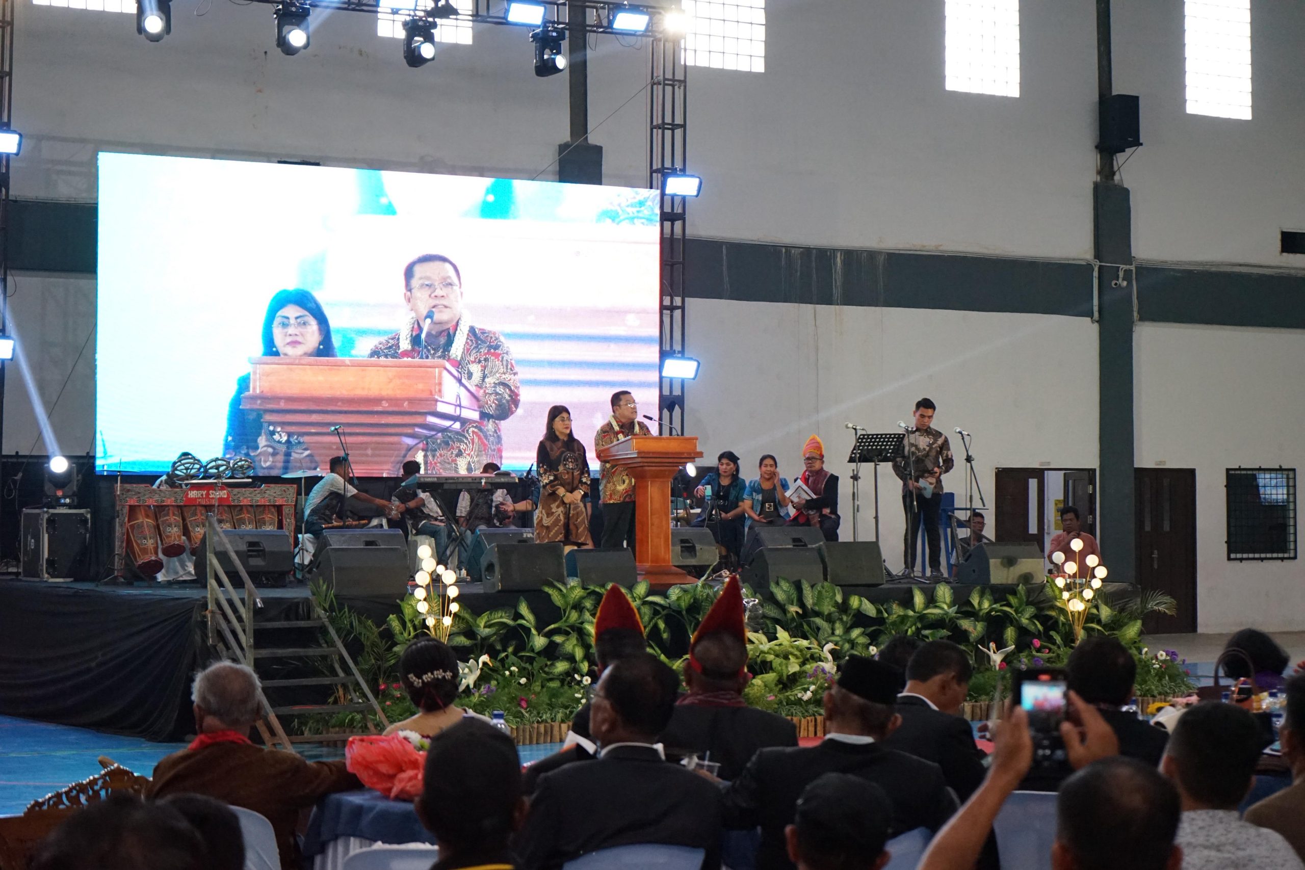 Wali Kota Didampingi Ketua TP PKK Kota Pematangsiantar Hadiri Acara Syukuran Bona Taon Pomparan Silalahi Raja Boru Ibebere Pematangsiantar- Simalungun Sekitarnya