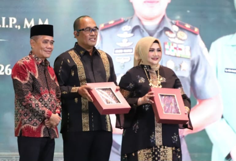 Wabup Ardani Hadiri Acara Lepas Sambut Danrem 044/ Gapo Di Soma Grand Ballroom Palembang