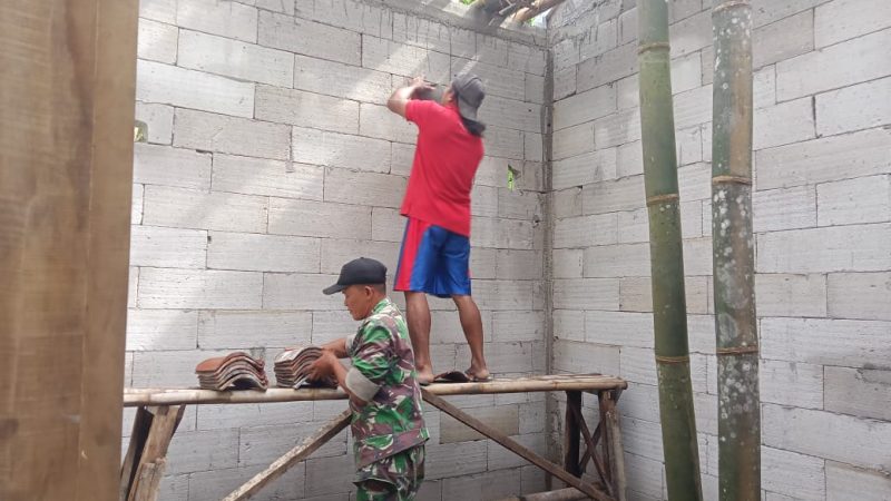 Saat Keping Tanah Liat Menjadi Mahkota Harapan di Atap Fahrudin