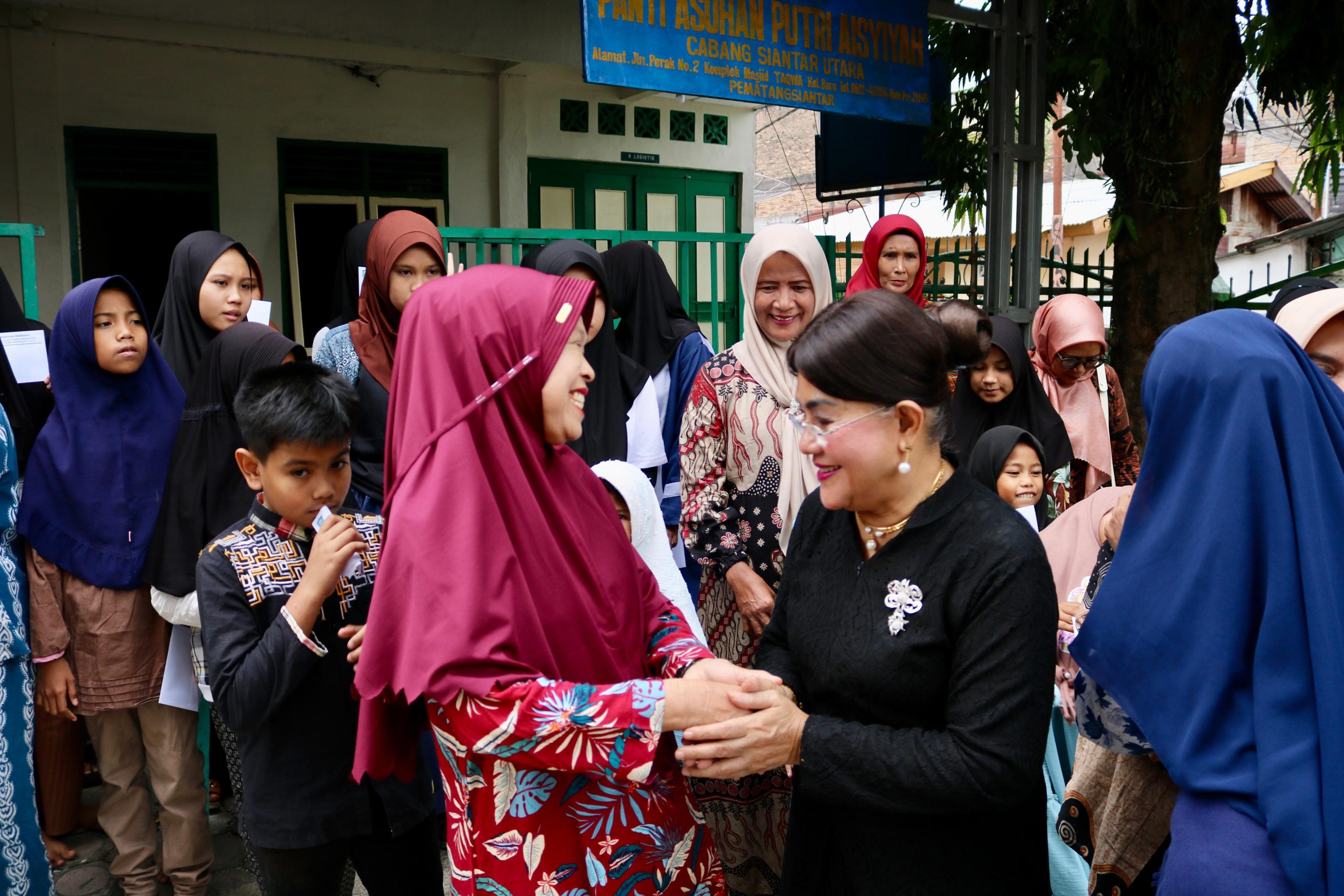 Ketua TP PKK Kota Pematangsiantar Hadiri Kegiatan Ramadhan Berbagi Perumda Tirta Uli di Panti Asuhan (PA) Putri Aisyiah