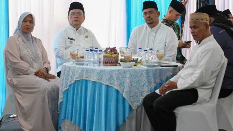 Wali Kota Pematangsiantar Dampingi Gubernur dan Wakil Gubernur Sumut Laksanakan Safari Ramadhan di Masjid Nurul Ikhwan
