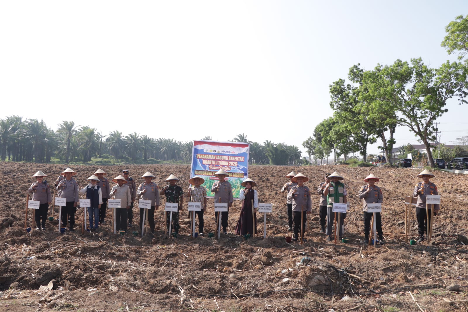 Dukung Ketahanan Pangan Nasional, Kapolres Sergai Lakukan Penanaman Jagung Serentak Kuartal I 2026