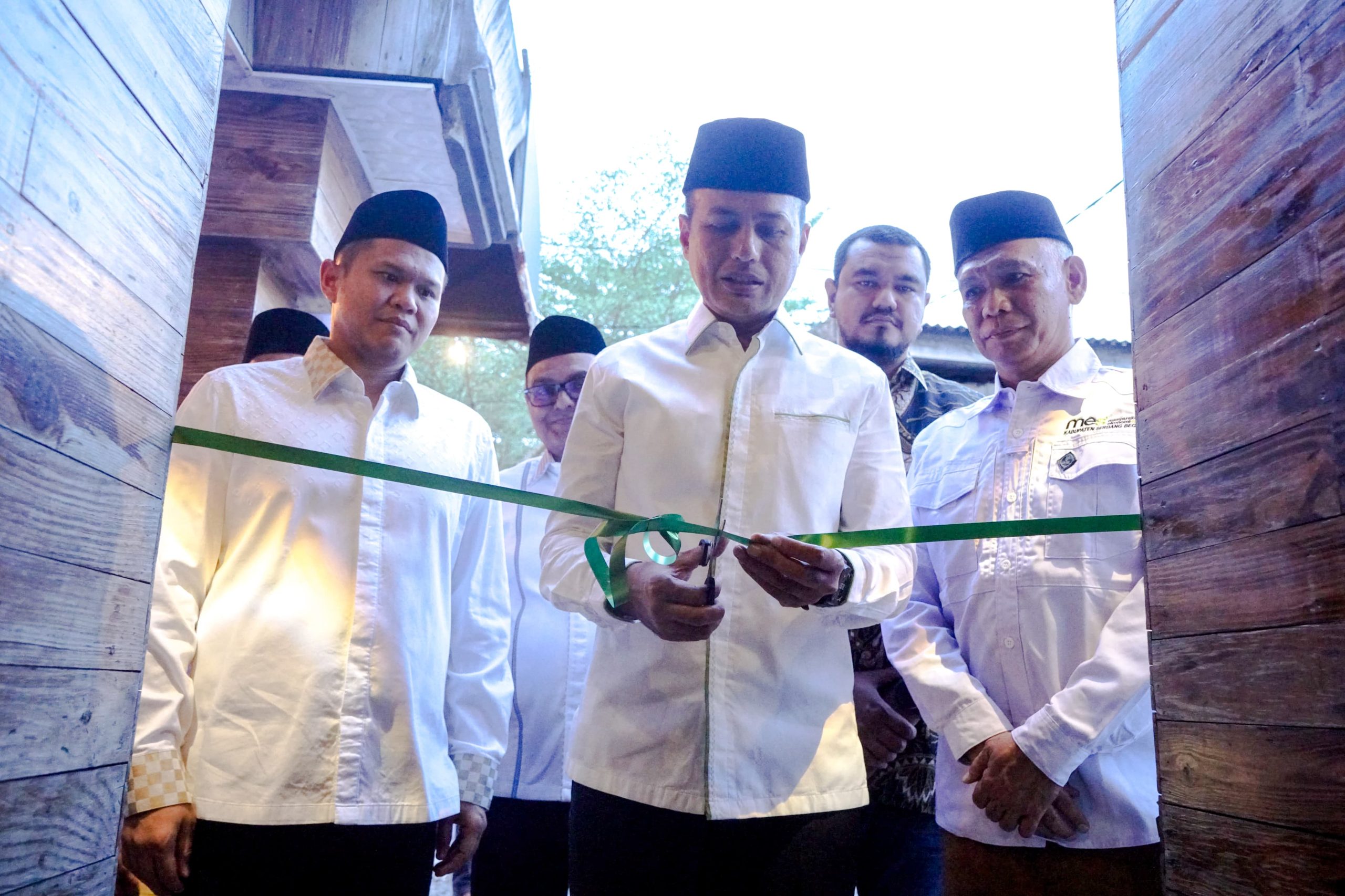 Penguatan Ekonomi Syariah, Musa Rajekshah Resmikan Sekretariat MES Sergai