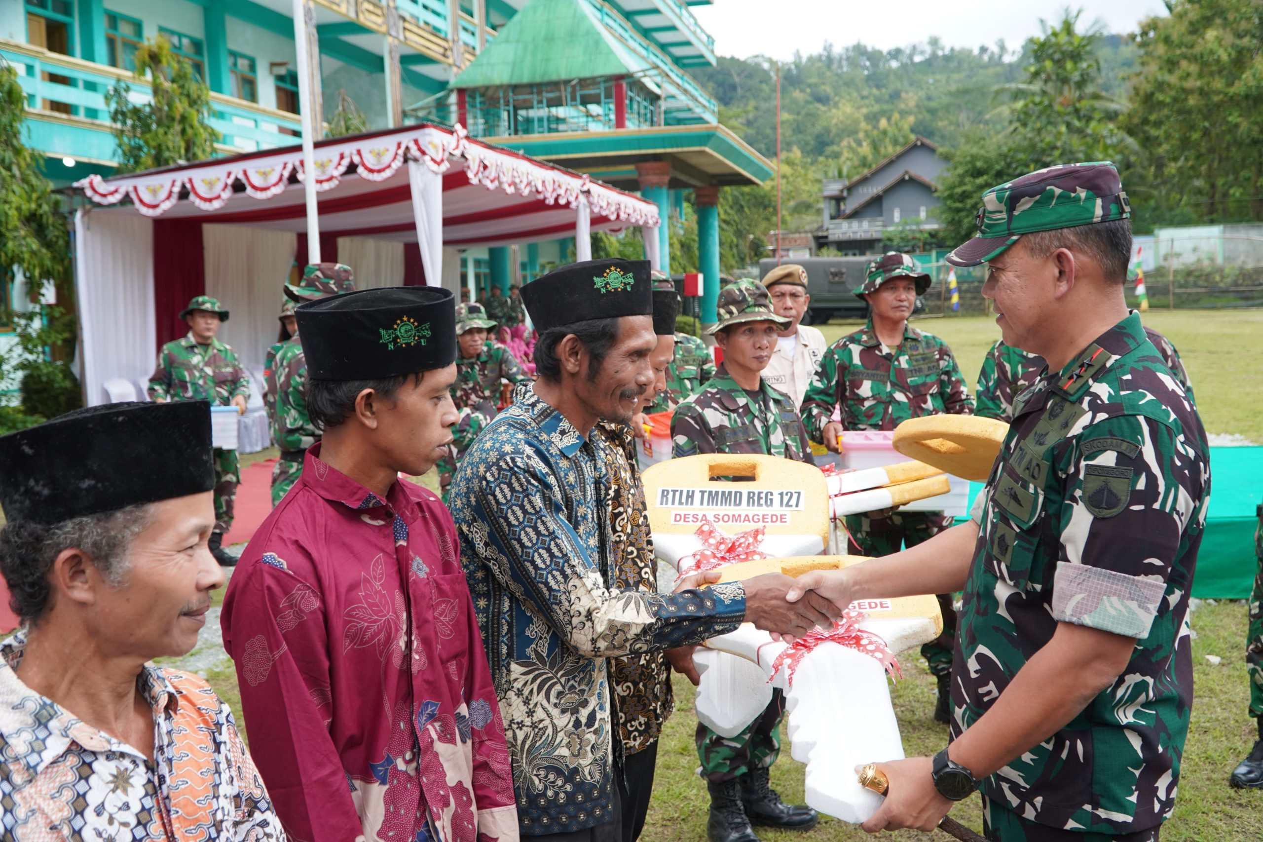 TMMD Tuntaskan Asa Desa: Pangdam IV/Diponegoro Resmi Tutup Pengabdian TNI di Somagede
