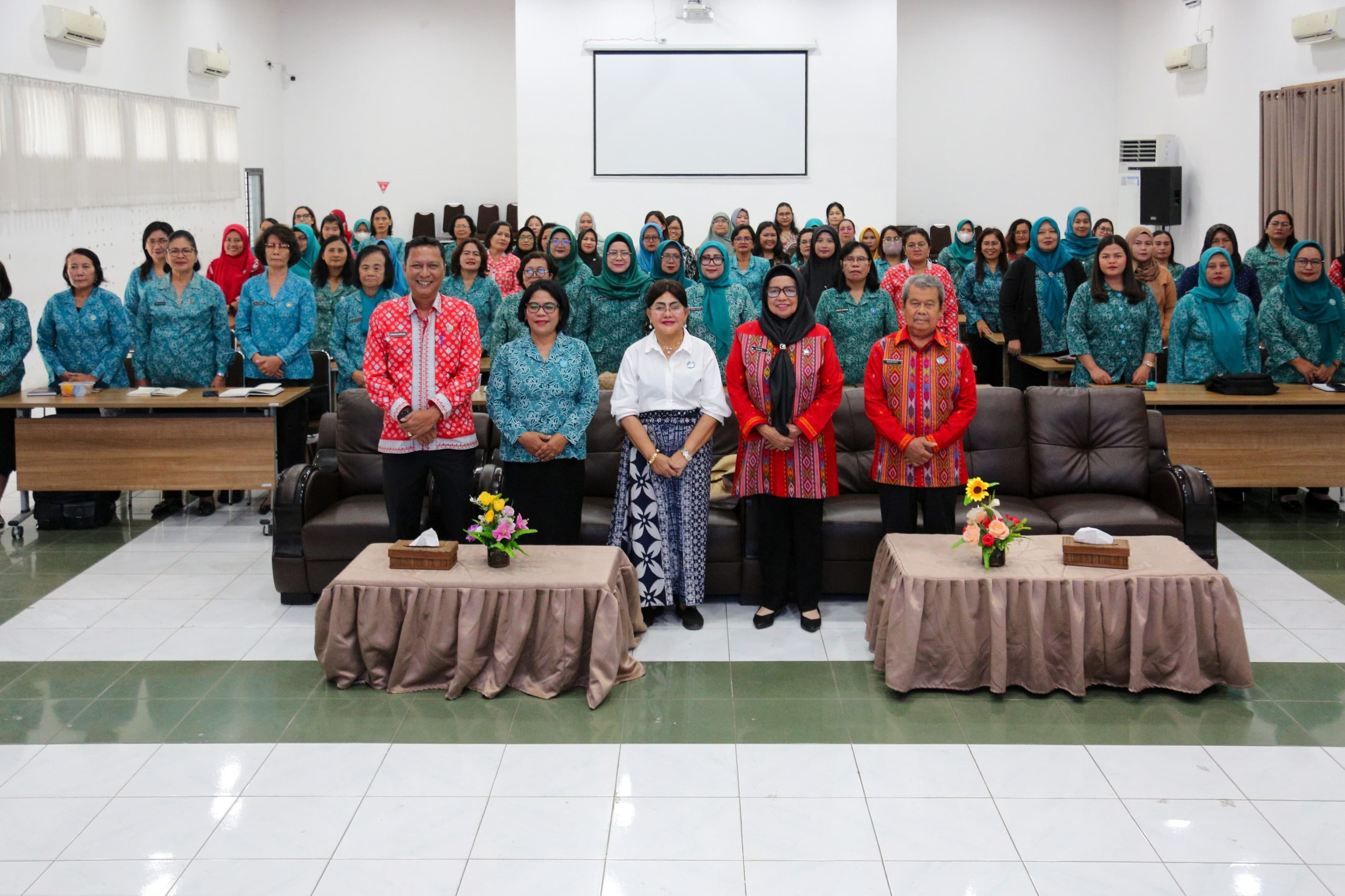 Ketua TP PKK Kota Pematangsiantar Hadiri Acara LP3PKK di Gedung Serbaguna