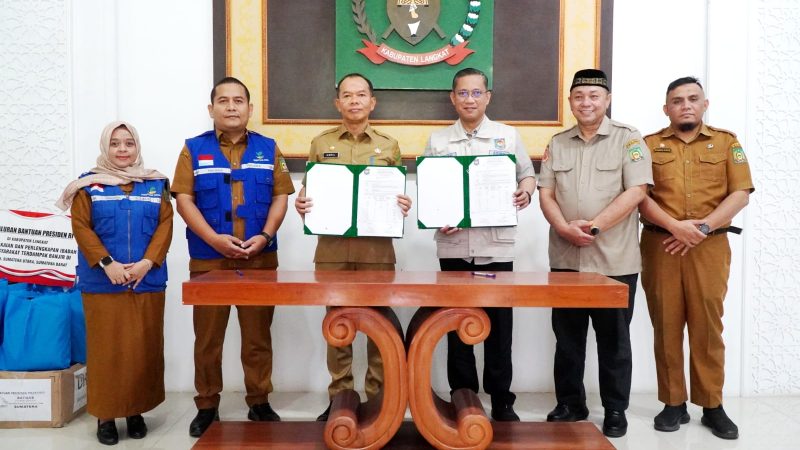Pemkab Langkat Salurkan Bantuan Presiden untuk Korban Banjir Langkat