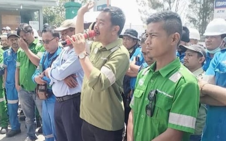 Ratusan Karyawan PT. TPL Orasi, Tolak Pesangon “Setengah Harga”, Tuntut Hak 1,75 Kali