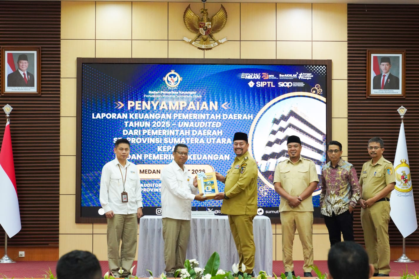 Bupati Baharuddin Siagian Serahkan LKPD Tahun Anggaran 2025 kepada BPK RI