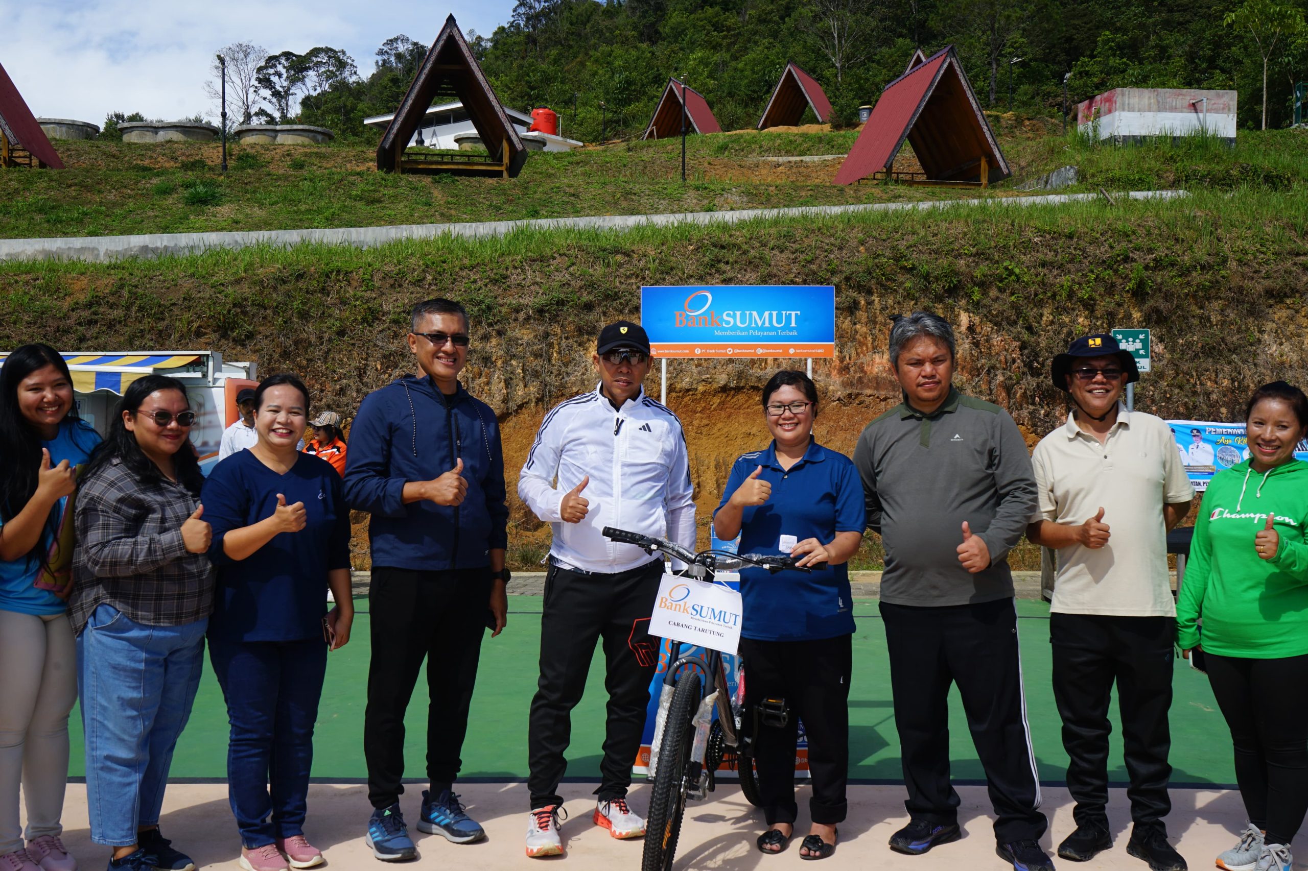 Pimpin Senam Bersama ASN, Bupati Taput Tekankan disiplin ASN dan Optimalisasi Aset