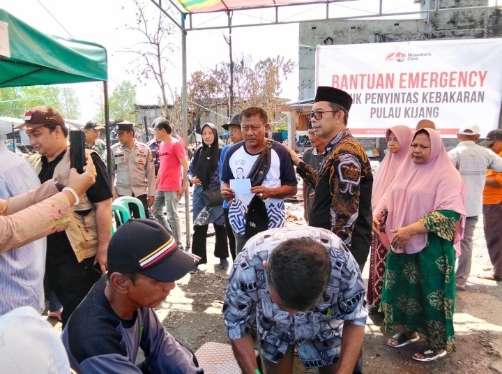 Kebakaran 106 Rumah Riau H. Mafirion Salurkan Bantuan untuk Warga Terdampak