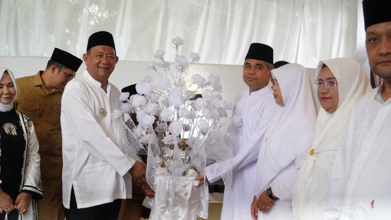 Bupati Syah Afandin Hadiri Halal Bihalal IKAPTK sekaligus Lepas Tiga Calon Jemaah Haji